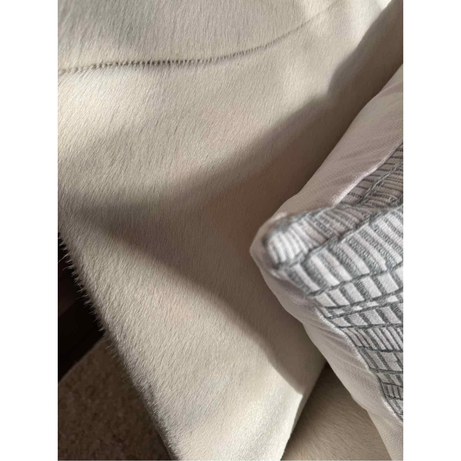 PAIR of 'Lazy' Off-White Hide Lounge Chairs by B&B Italia