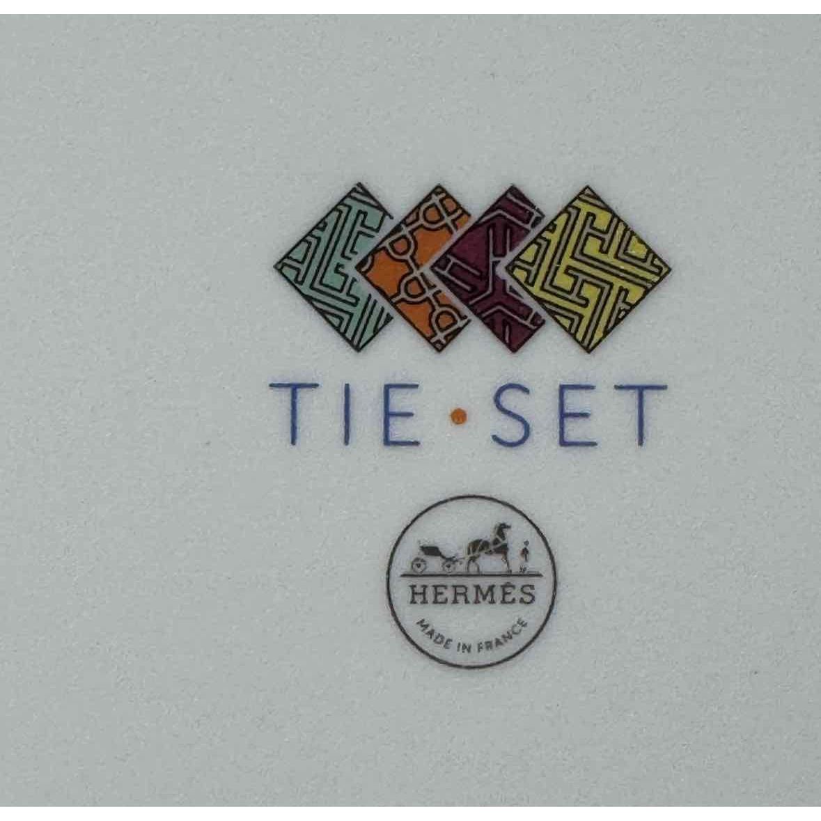 Hermes Tie Set Porcelain Square Platter – colletteconsignment.com