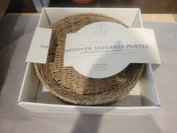 SET of 4 Handwoven Seagrass Plates & 20 White Parchment Paper Liners