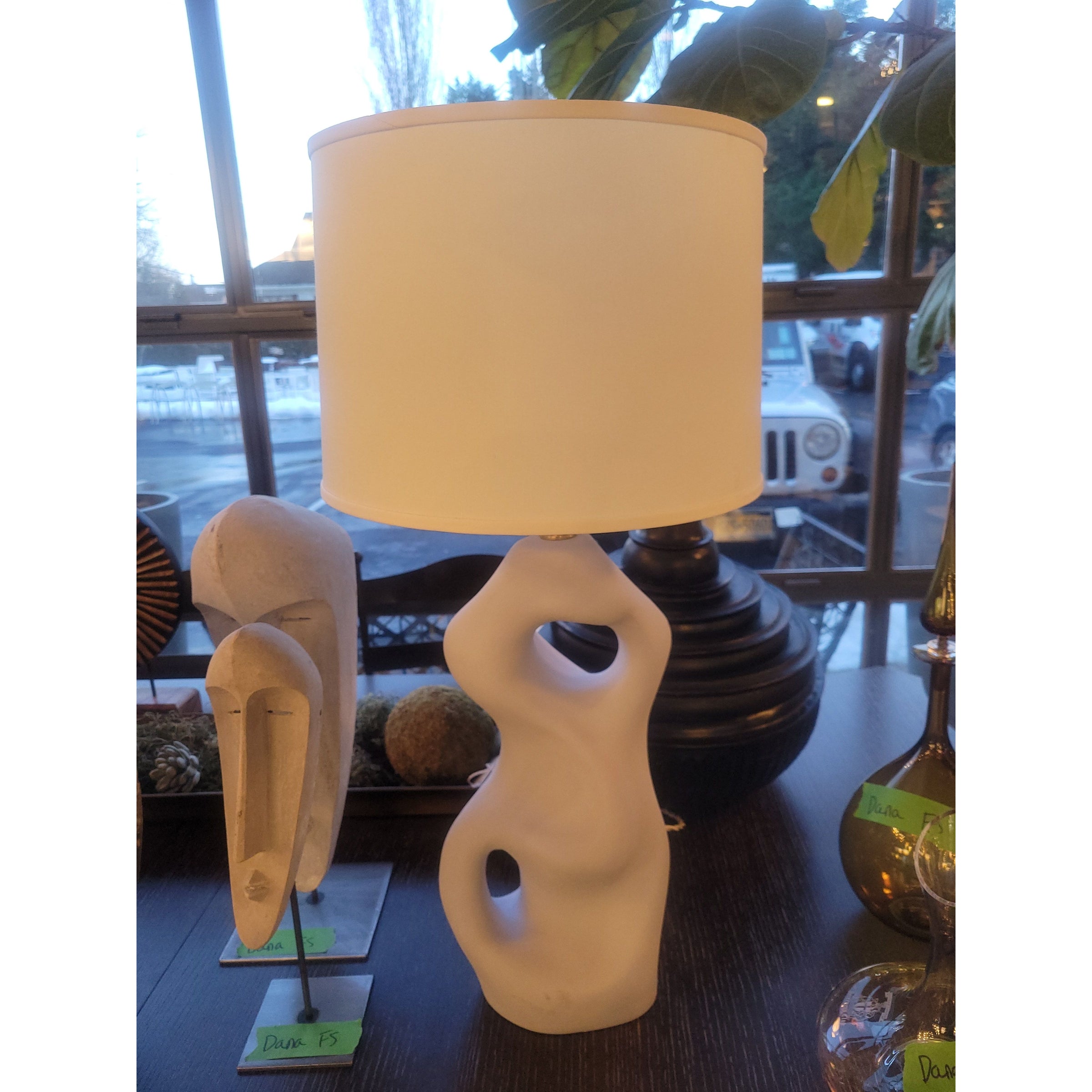 White Ceramic Obelisk Table Lamp w/ Shade (AS IS) - colletteconsignment.com