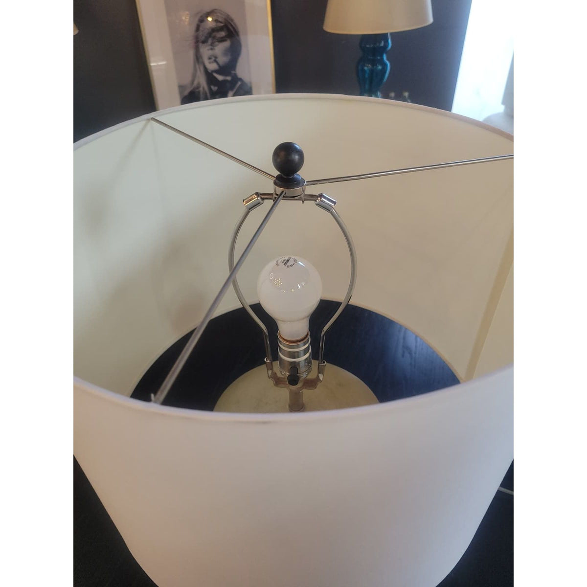 Wide Metal Lamp w/ Shade - 16.5"D x 22 - colletteconsignment.com