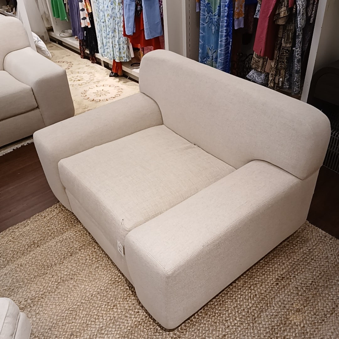 6J8NJTHT - Stinson Montecito Chair and a Half in Bisque Linen