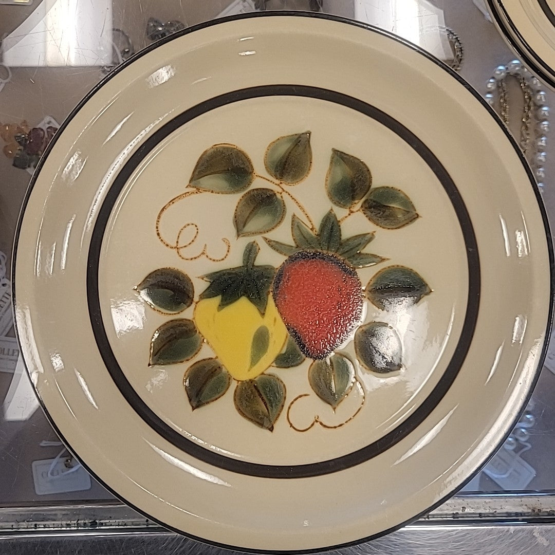 7-Pc Set of Plates - Strawberries Freezer to Oven Stoneware (AS IS) - colletteconsignment.com