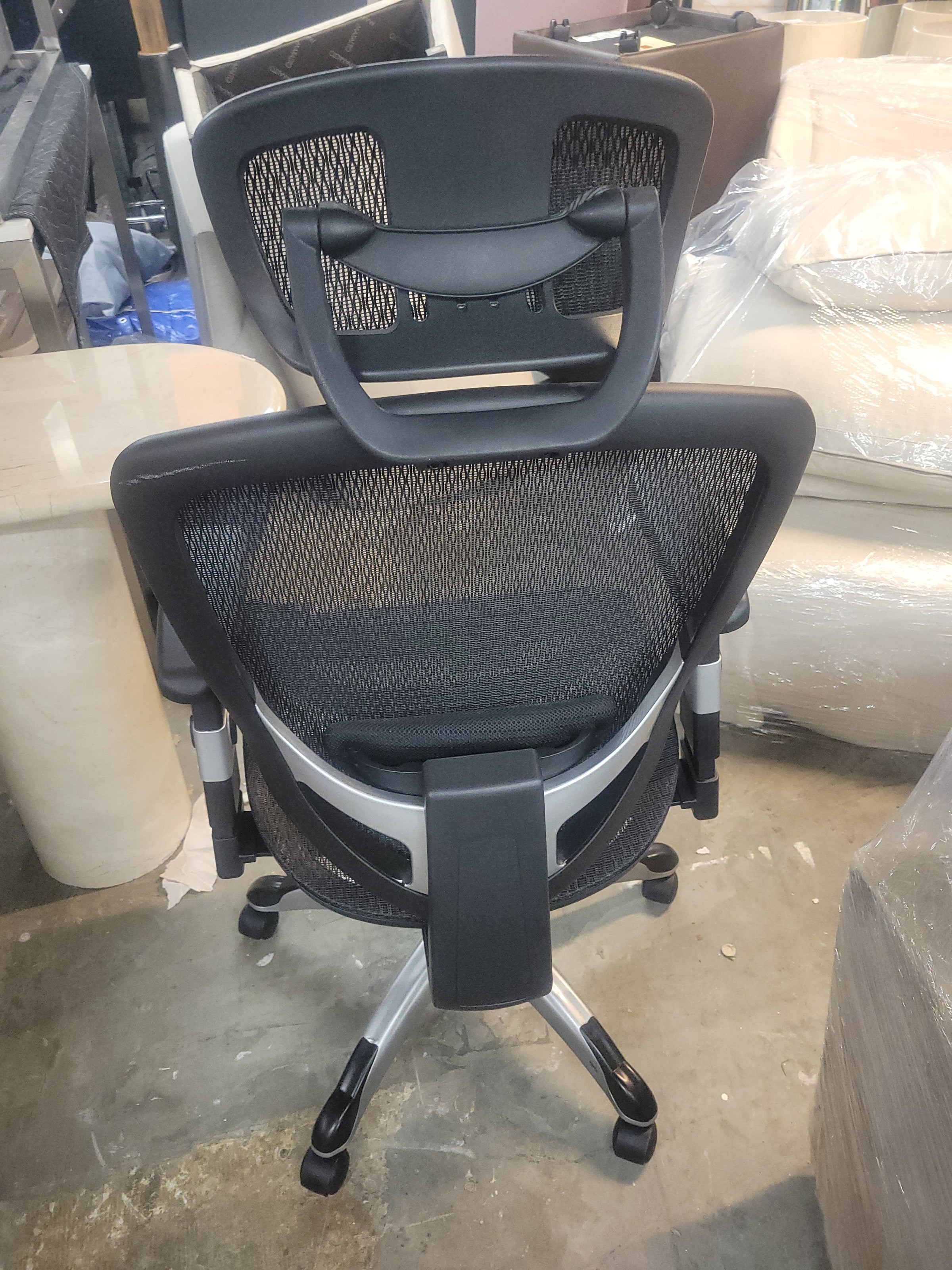 Hyken Ergonomic Mesh Swivel Desk Chair (AS IS)