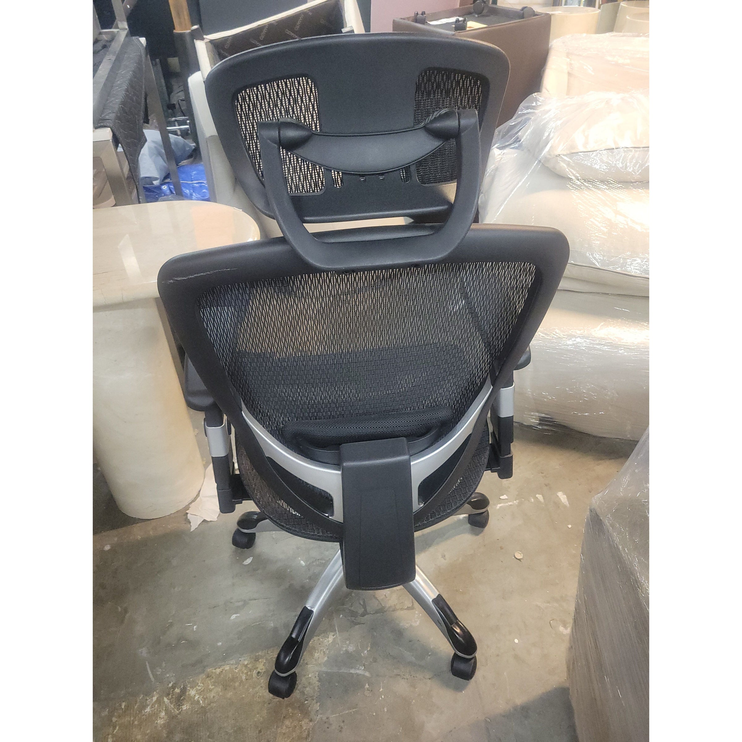 Hyken Ergonomic Mesh Swivel Desk Chair (AS IS)