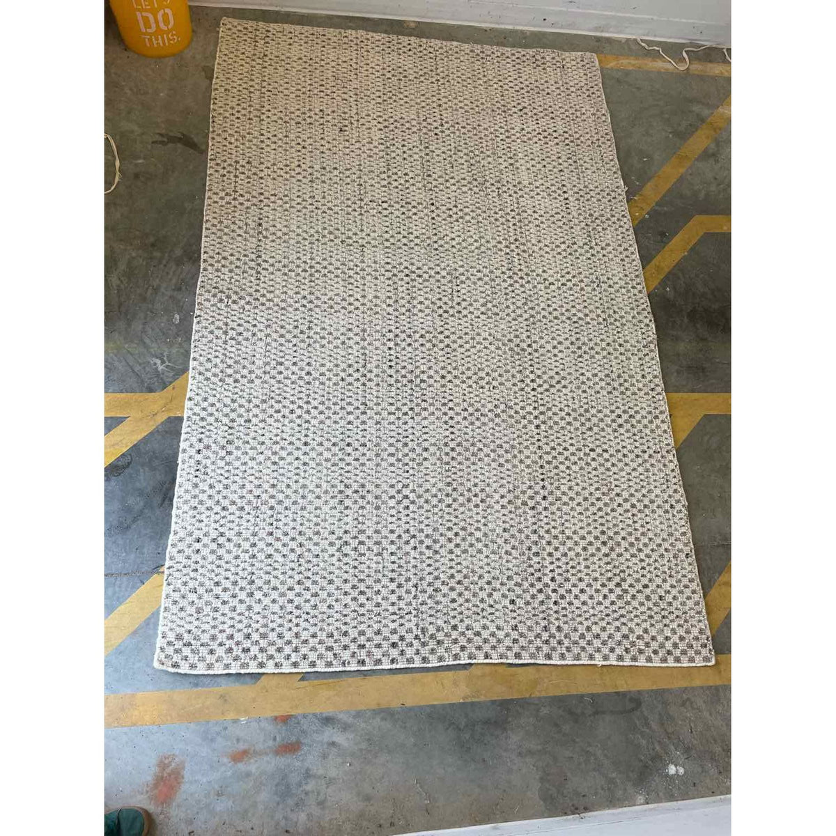 5' x 8' Beige & Brown Abstract Checkerboard Rug #51