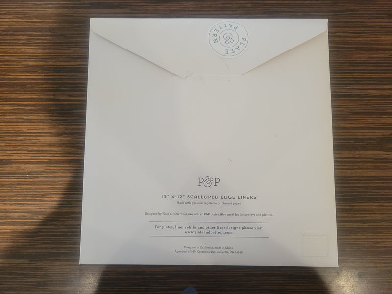 SET of 50 Scalloped Edge Star Print Parchment Paper Liners