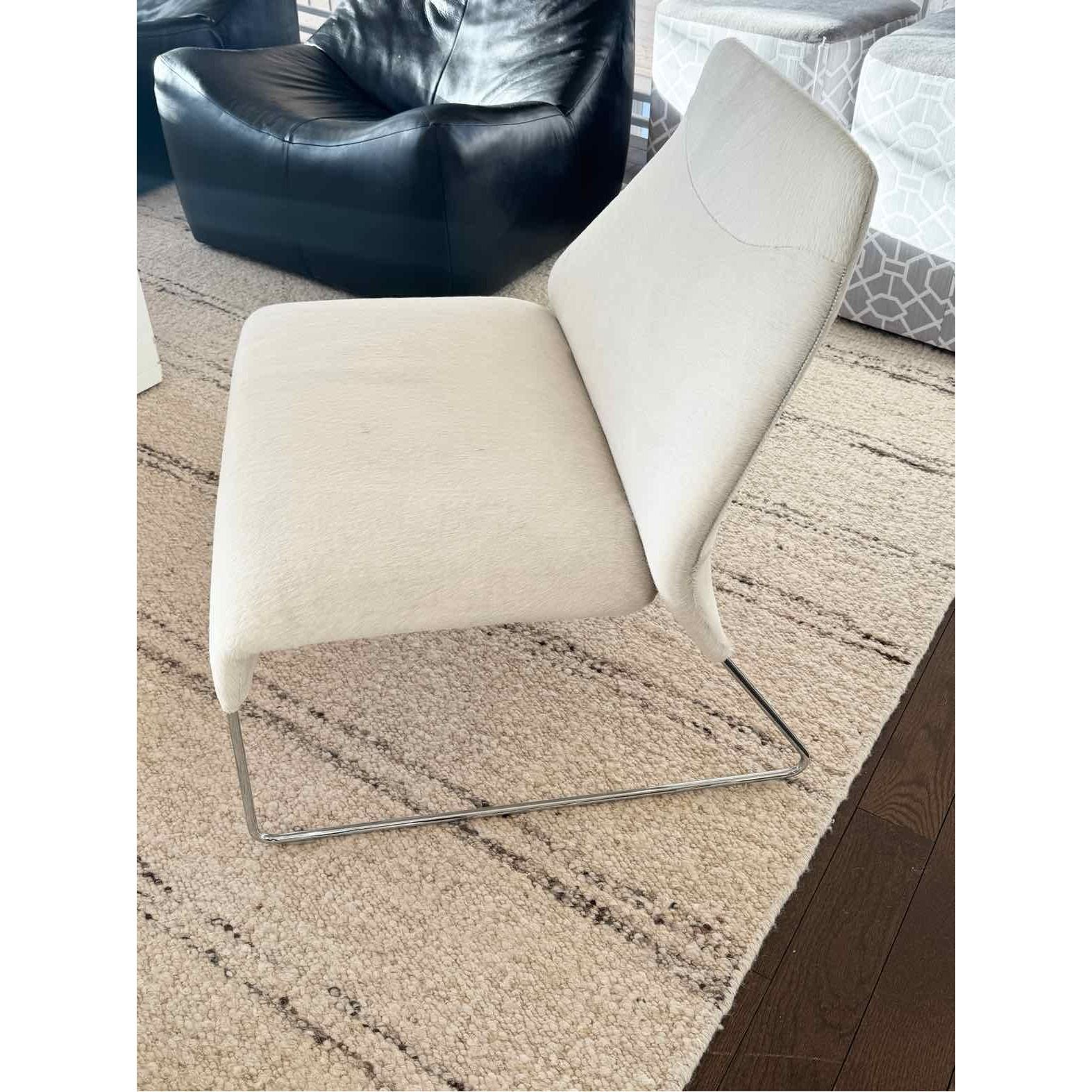 PAIR of 'Lazy' Off-White Hide Lounge Chairs by B&B Italia