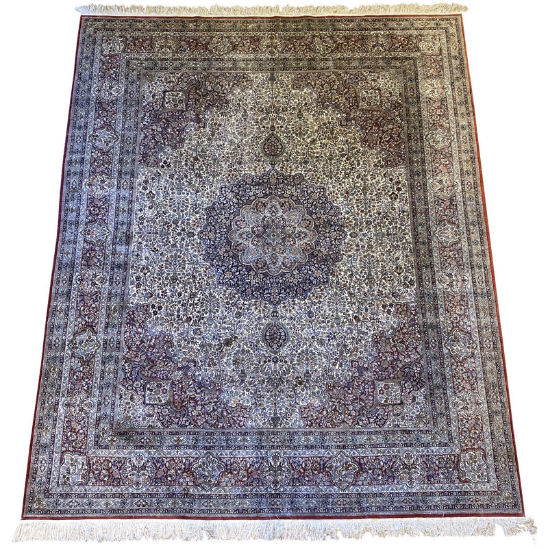 Fine Persian Rug w/ Center Madallion - colletteconsignment.com